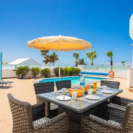 Exclusive 2-Bed Villa In Playa Blanca Adults Only * Playa Blanca (Lanzarote)