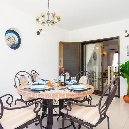 Villa Exclusive 2-Bed Villa In Playa Blanca Adults Only *